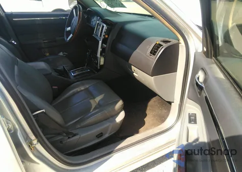 2005 Chrysler 300 Touring z USA, uszkodzony, nr VIN 2C3JA53G45H512214